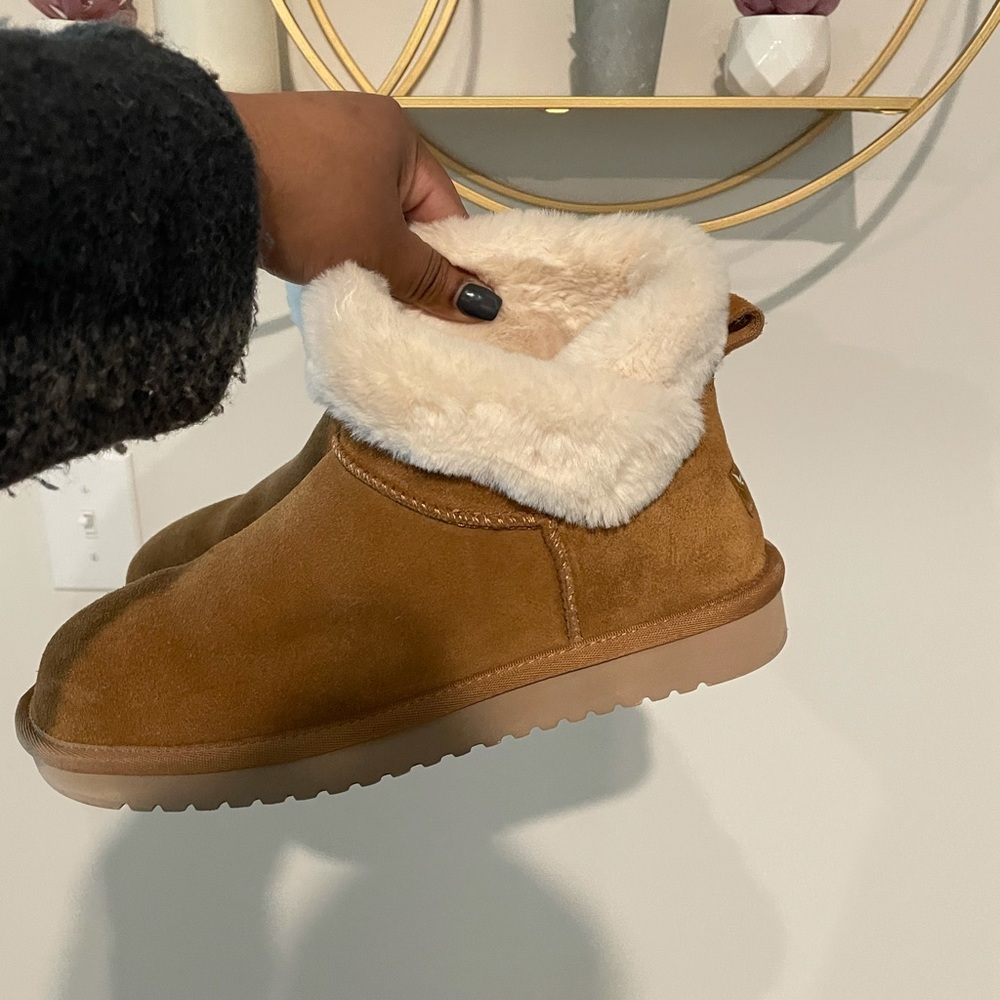 Chestnut Koolaburra by Ugg Boots - Size 8